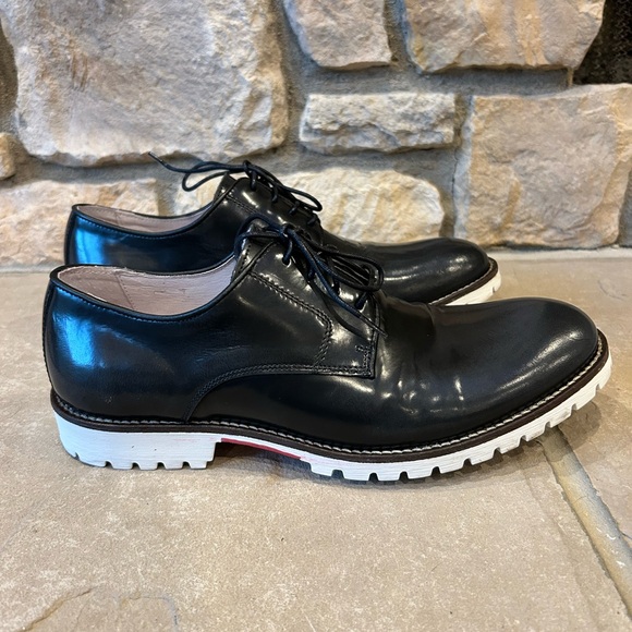 Kenneth Cole Black Glossy Oxfords with White Soles